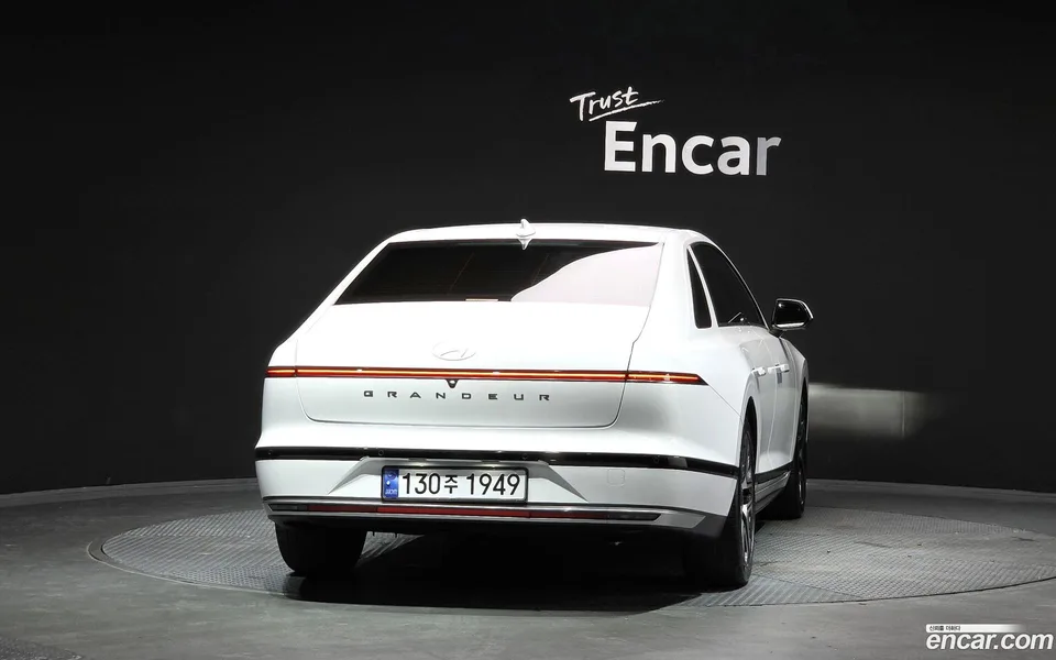 Hyundai Grandeur Hybrid 2023 — thumbnail 4