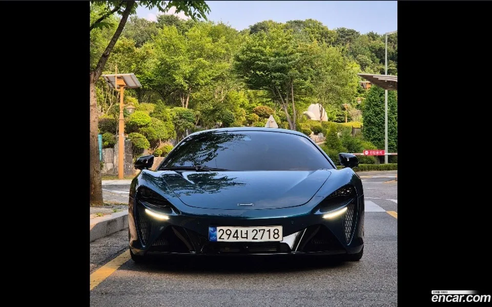 McLaren Artura 3.0 2023 — thumbnail 2