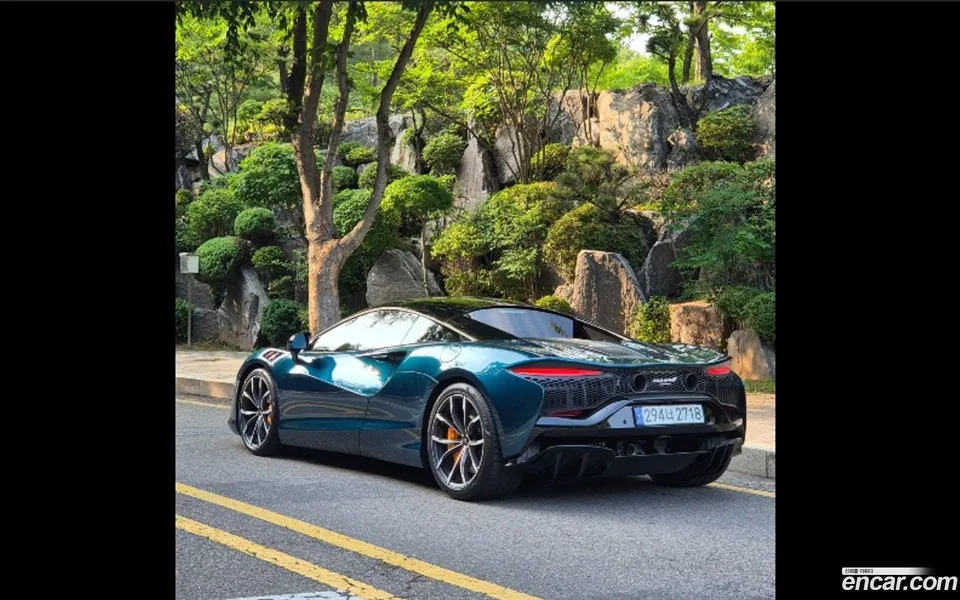 McLaren Artura 3.0 2023 — thumbnail 3