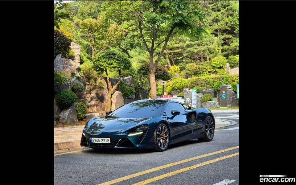 McLaren Artura 3.0 2023 — thumbnail 4