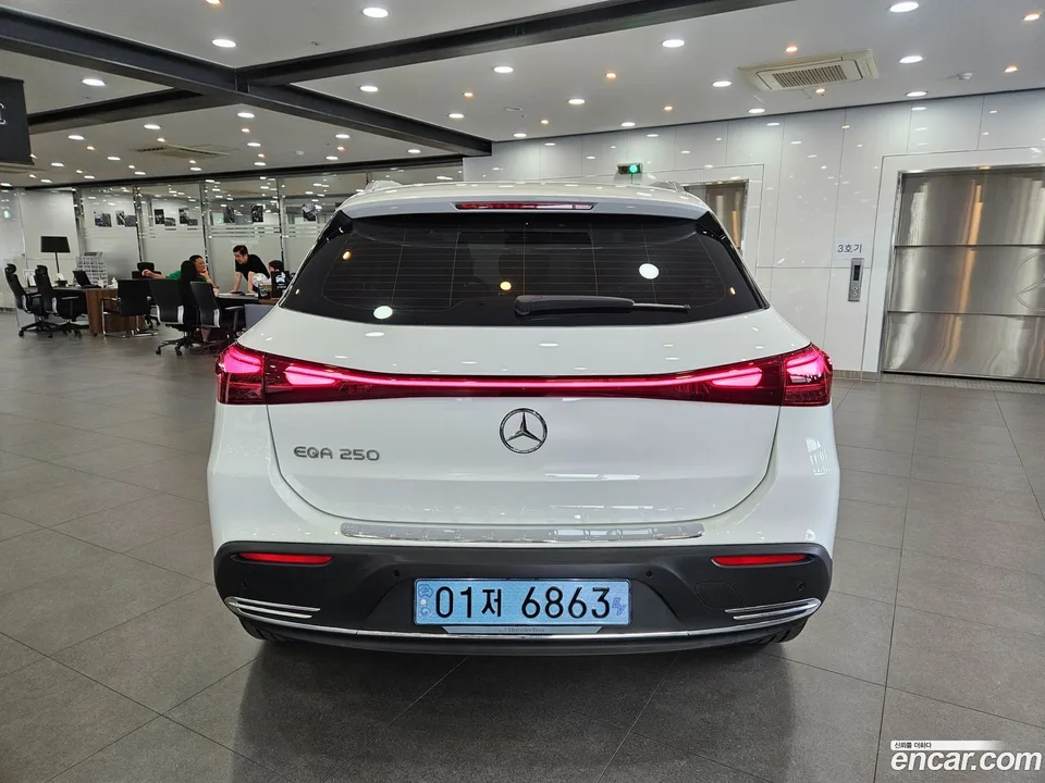 Mercedes-Benz EQA EQA250 2024 — thumbnail 4