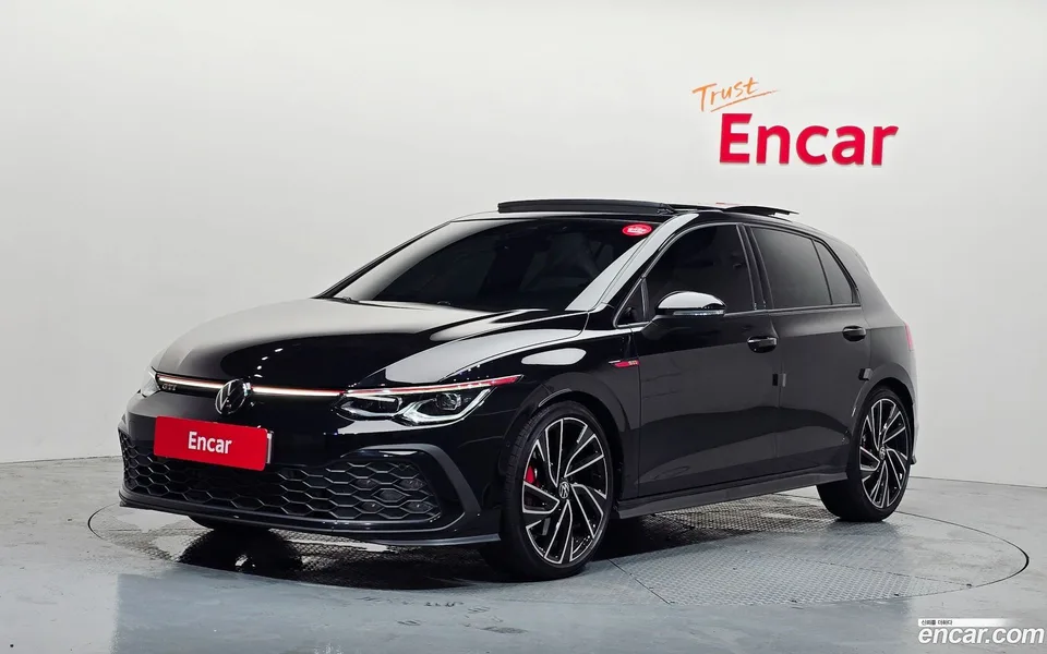 Volkswagen Golf 2.0 GTI 2023 — photo 1, buy with delivery to Moscow