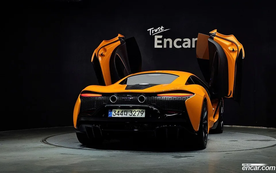 McLaren Artura 3.0 2023 — thumbnail 4