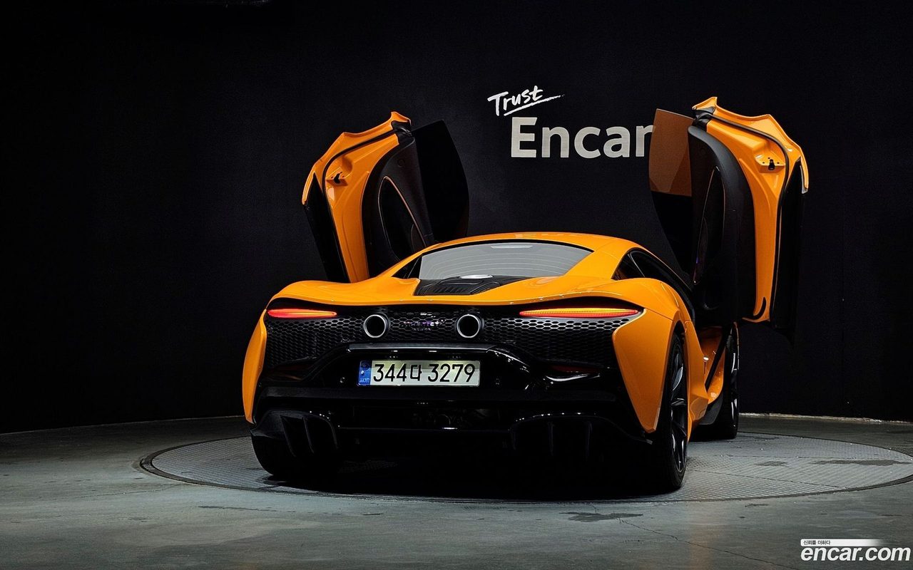 McLaren Artura 2023 — 4