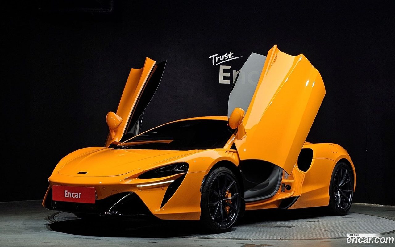 McLaren Artura 2023
