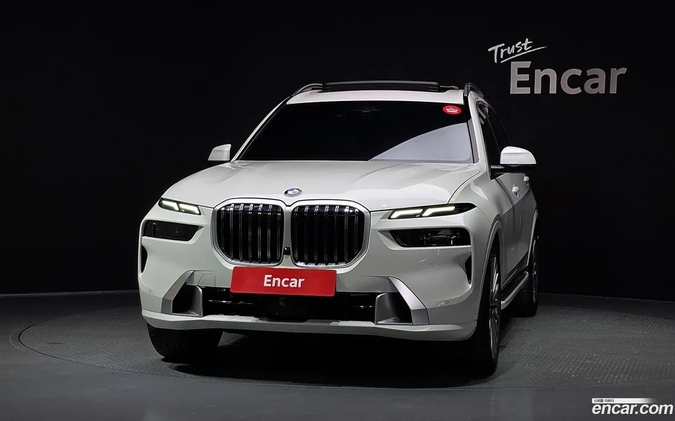 BMW X7 xDrive 40i 7 2024 — thumbnail 3