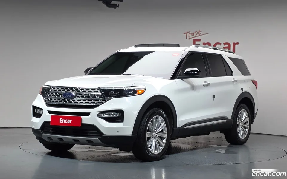 Ford Explorer 2.3 4WD 2023 — фото 1, купить с доставкой в Москву
