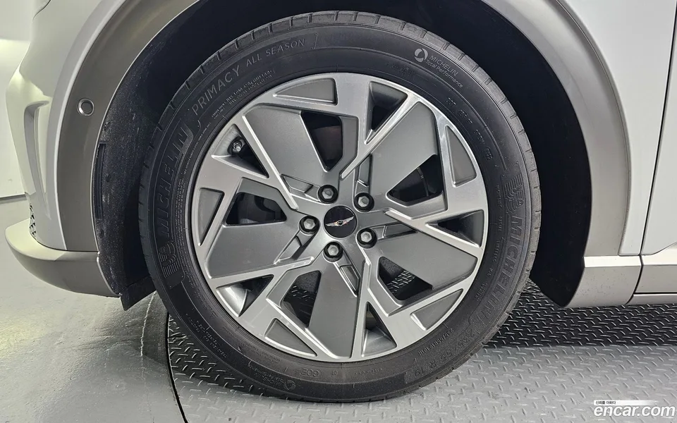 Genesis GV60 2023 — thumbnail 2