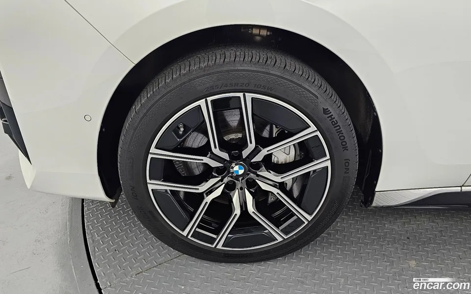BMW i7 eDrive 50 M 2024 — thumbnail 5
