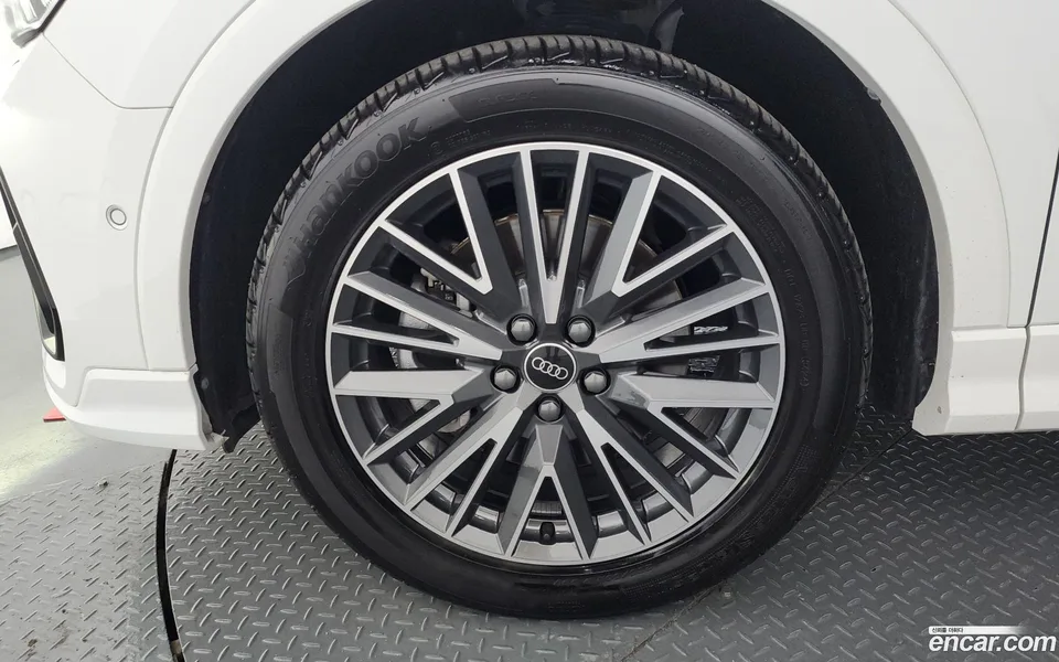 Audi Q3 40 TFSI 2025 — thumbnail 5