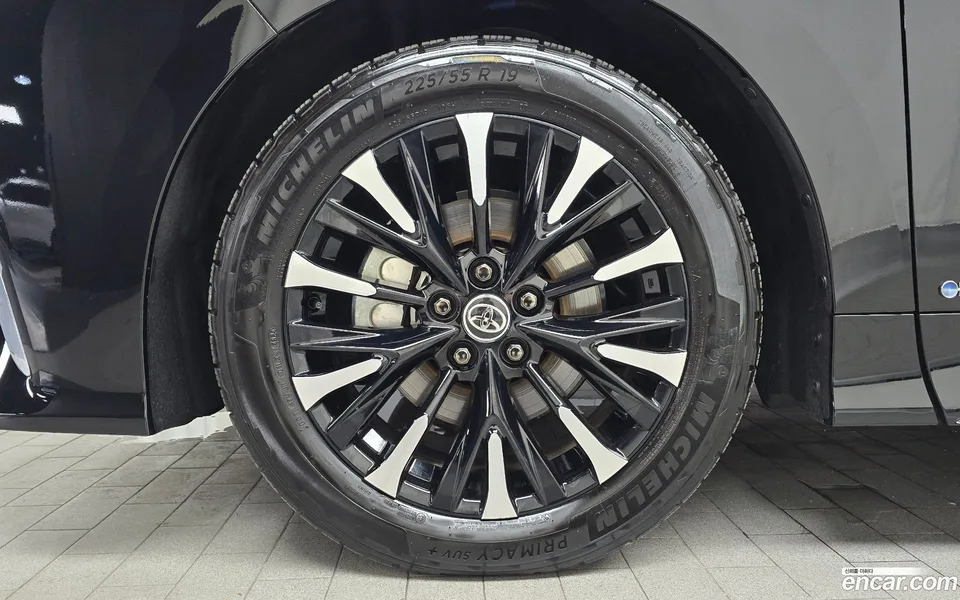 Toyota Alphard 2.5 HEV AWD 2025 — thumbnail 5