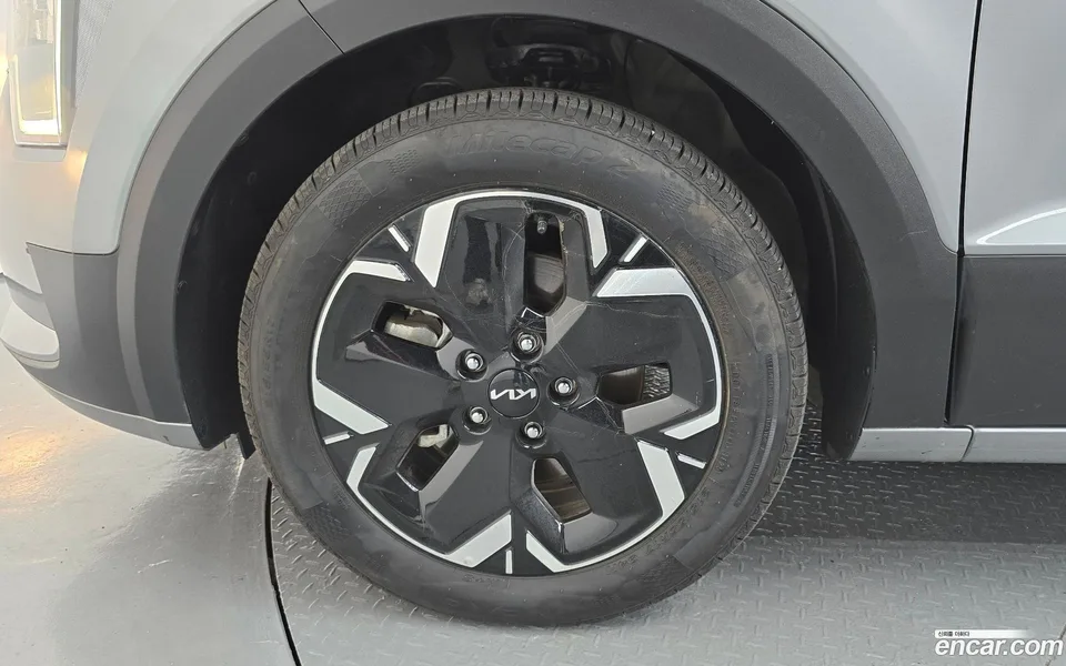 Kia Niro EV 2023 — thumbnail 2