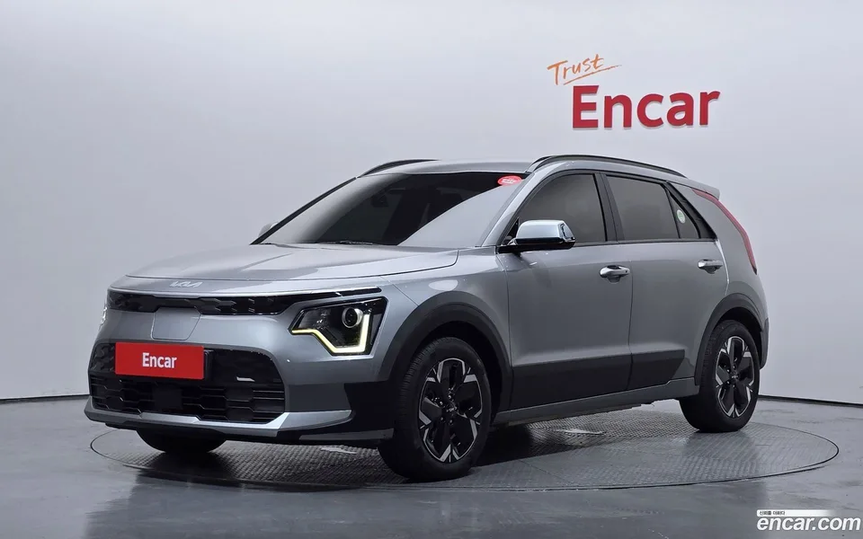 Kia Niro EV 2023 — photo 1, buy with delivery to Moscow