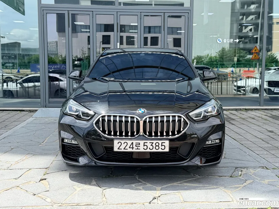 BMW 2 Series Gran Coupe 220i M 2023 — миниатюра 3