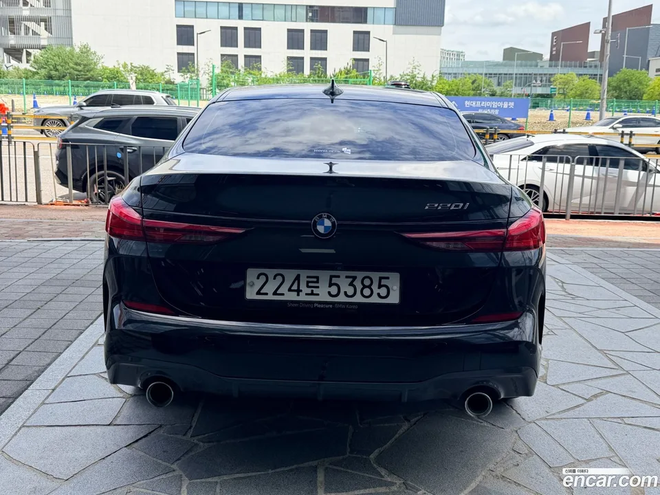 BMW 2 Series Gran Coupe 220i M 2023 — миниатюра 4