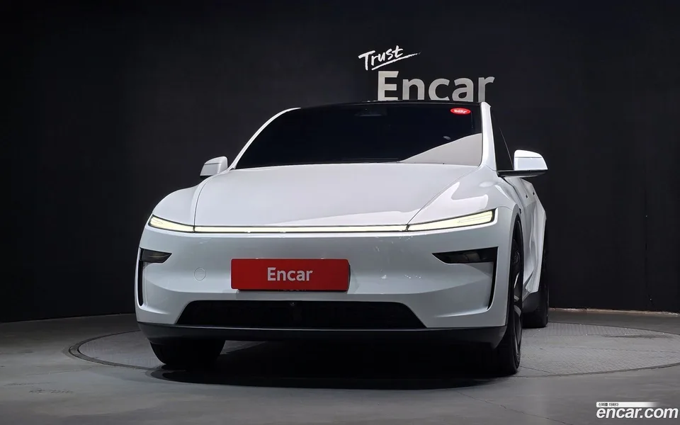 Tesla Model Y RWD 2026 — thumbnail 3