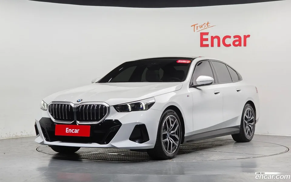 BMW 5 Series 520i M 2024 — photo 1, buy with delivery to Moscow