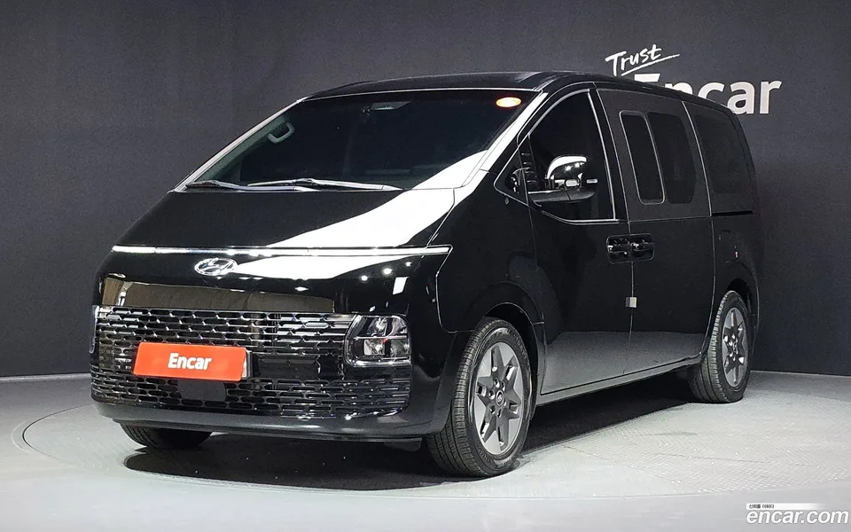 Hyundai Staria 11 2022 — photo 1, buy with delivery to Moscow