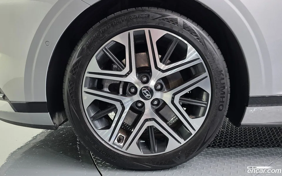 Hyundai Grandeur 3.5 2WD 2023 — thumbnail 2