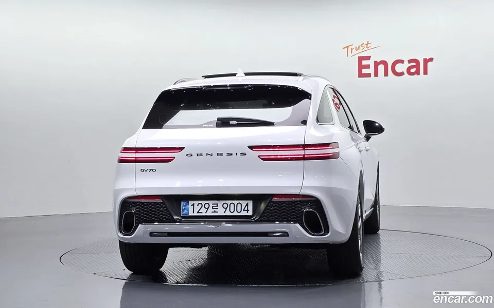 Genesis GV70 2.5T 2WD 2023 — thumbnail 4