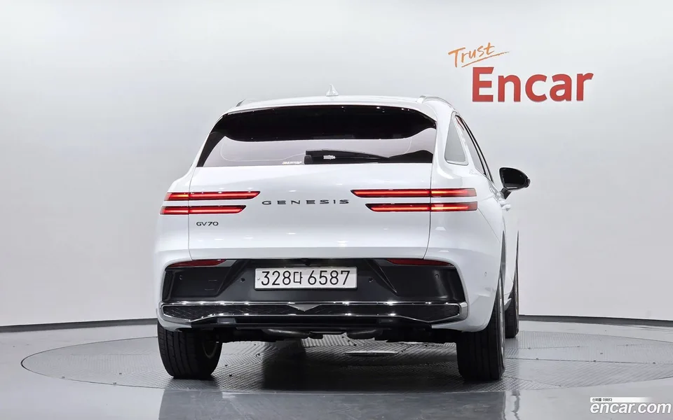 Genesis GV70 2.5T 2WD 2024 — thumbnail 4