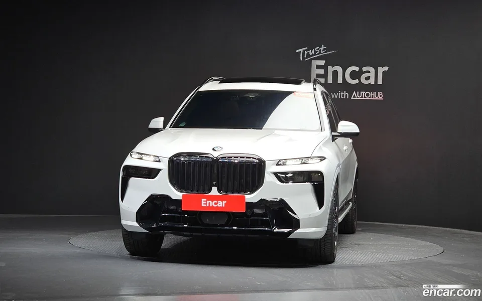 BMW X7 xDrive 40i M 7 2025 — миниатюра 3