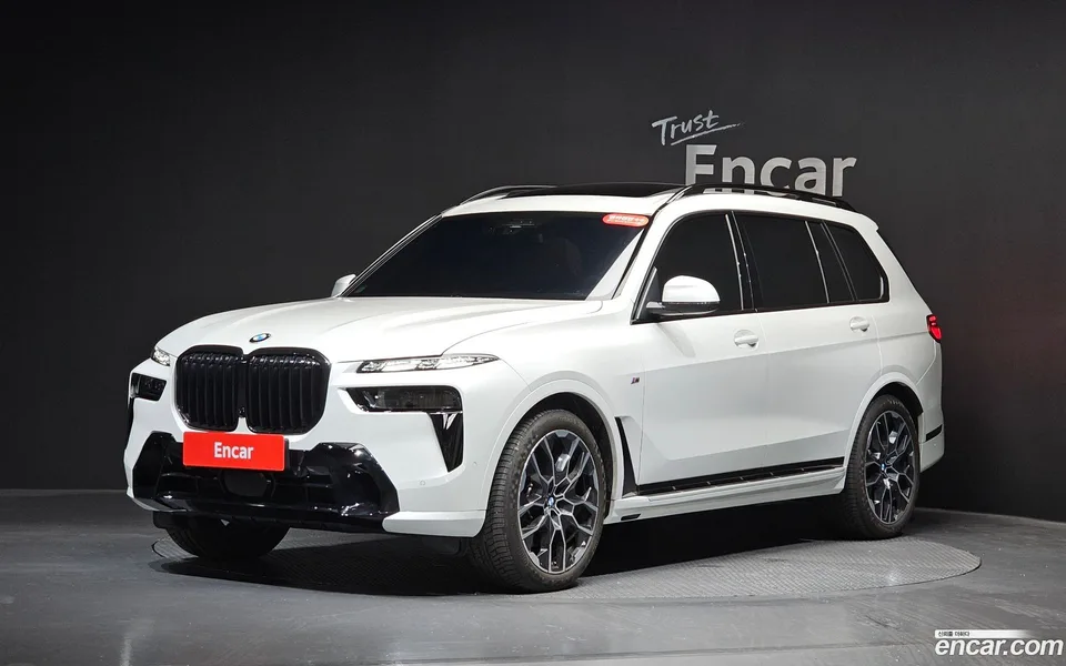 BMW X7 xDrive 40i M 7 2025 — фото 1, купить с доставкой в Москву