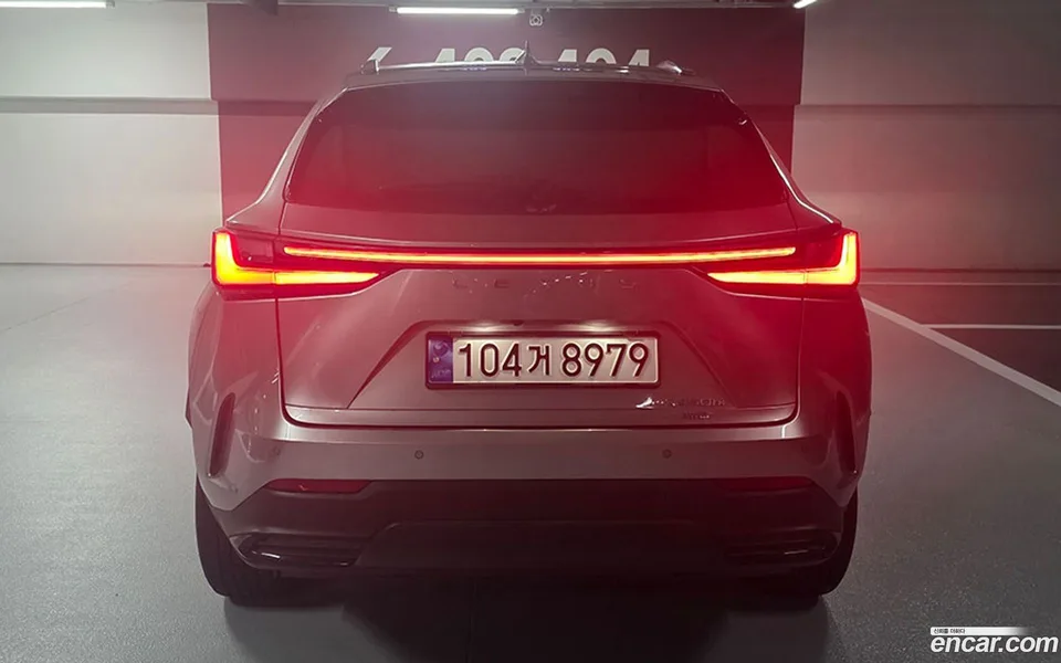 Lexus NX 450h+ 2024 — thumbnail 4