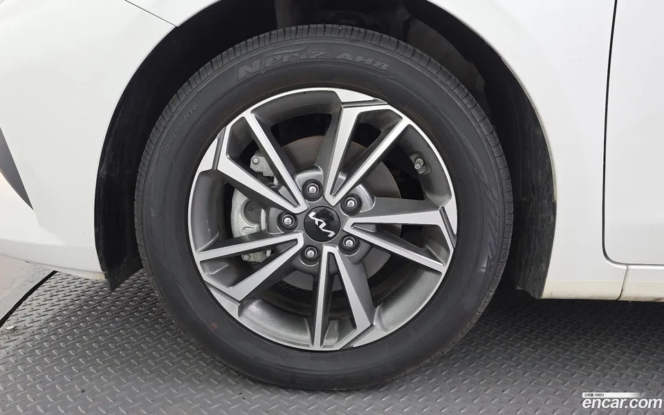 Kia K3 1.6 2023 — thumbnail 5