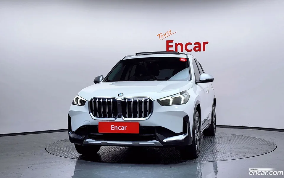 BMW X1 xDrive 20i xLine 2024 — thumbnail 3