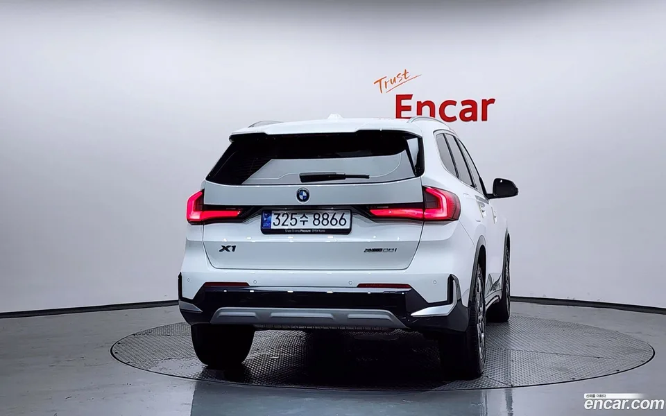 BMW X1 xDrive 20i xLine 2024 — thumbnail 4