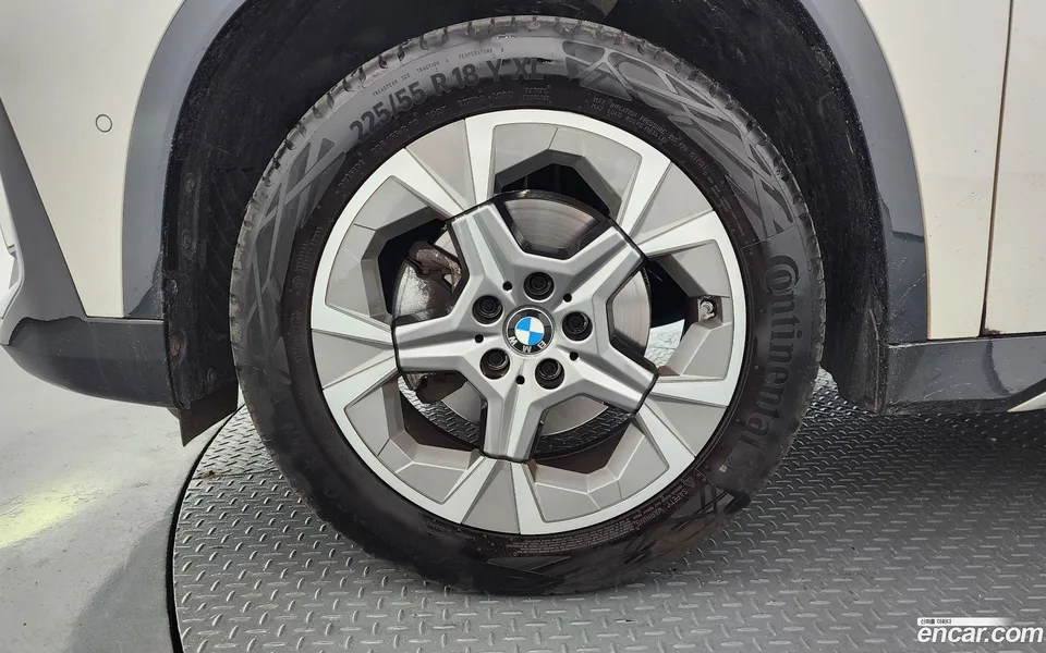 BMW X1 xDrive 20i xLine 2024 — thumbnail 5