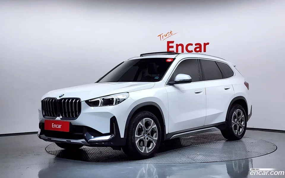 BMW X1 xDrive 20i xLine 2024 — photo 1, buy with delivery to Moscow