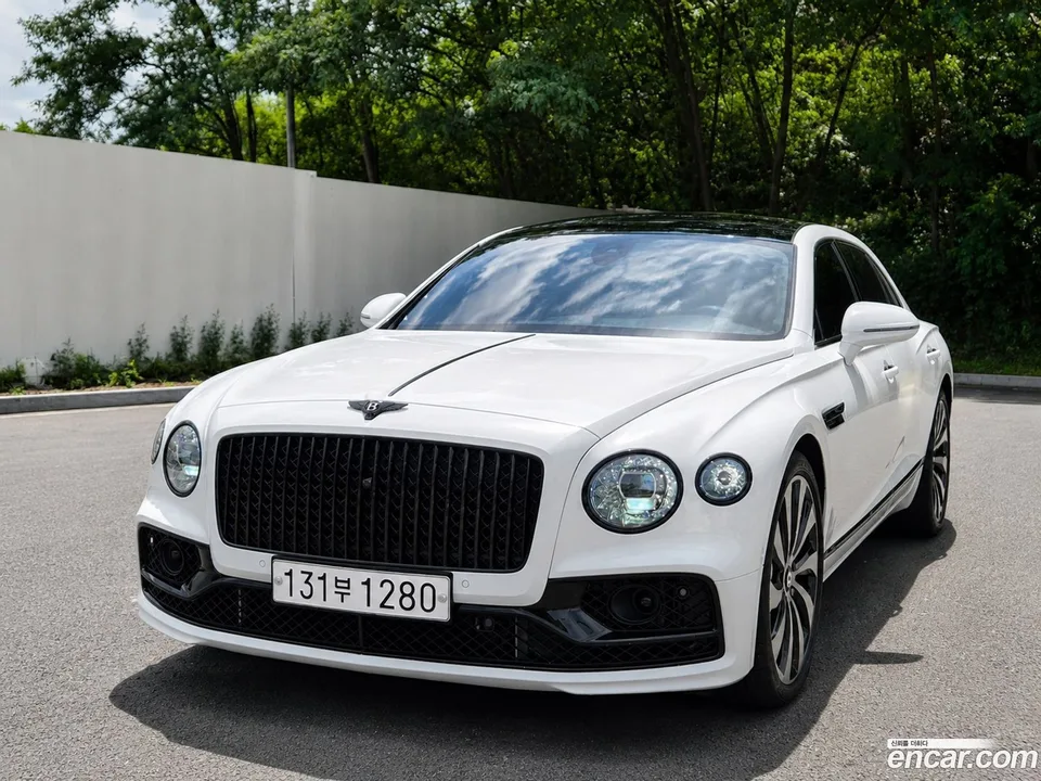 Bentley Flying Spur 4.0 2022 — photo 1, buy with delivery to Moscow