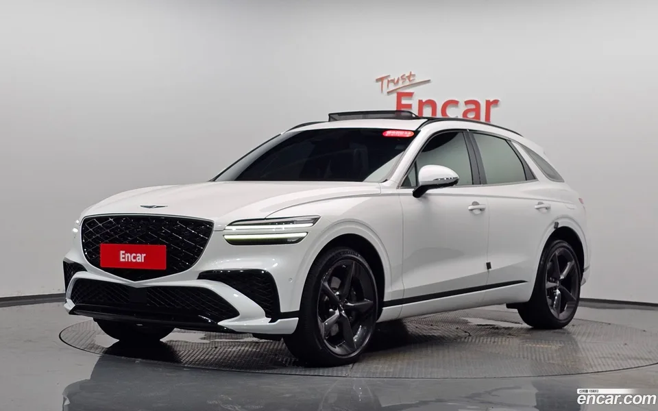 Genesis GV70 2.5T AWD 2024 — photo 1, buy with delivery to Moscow