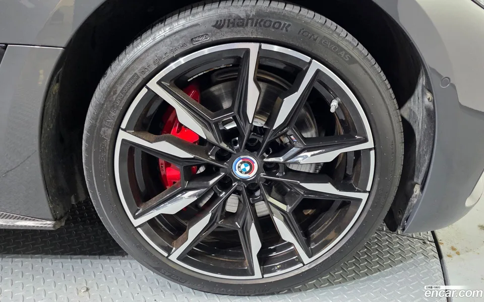 BMW i4 M50 2023 — thumbnail 5