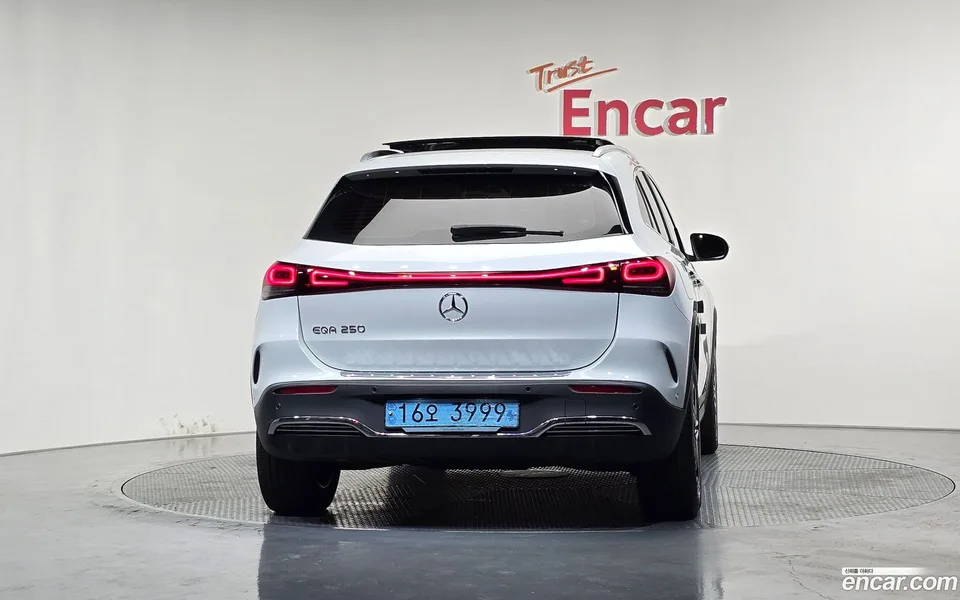 Mercedes-Benz EQA EQA250 AMG 2022 — thumbnail 4