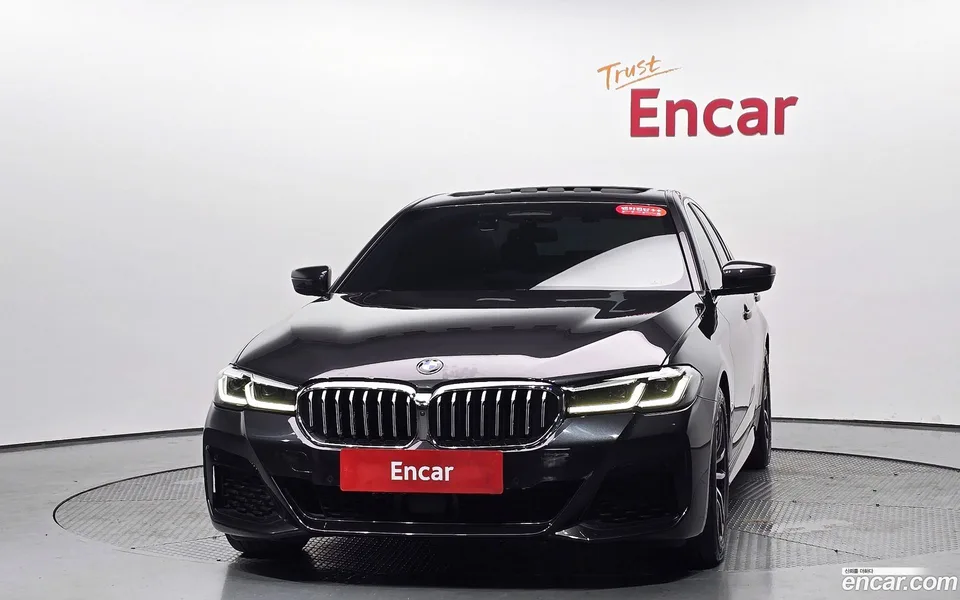 BMW 5 Series 520i M 2022 — thumbnail 3