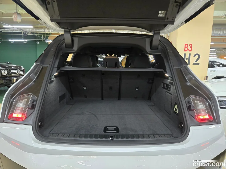 BMW iX xDrive50 2025 — thumbnail 2