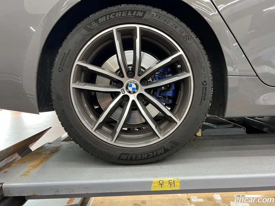 BMW 5 Series 520i M 2022 — thumbnail 2