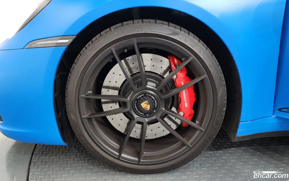 Porsche 911 (992) 4 GTS 2023 — thumbnail 2