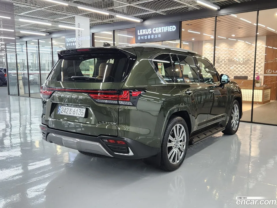 Lexus LX 700h VIP 2025 — thumbnail 2