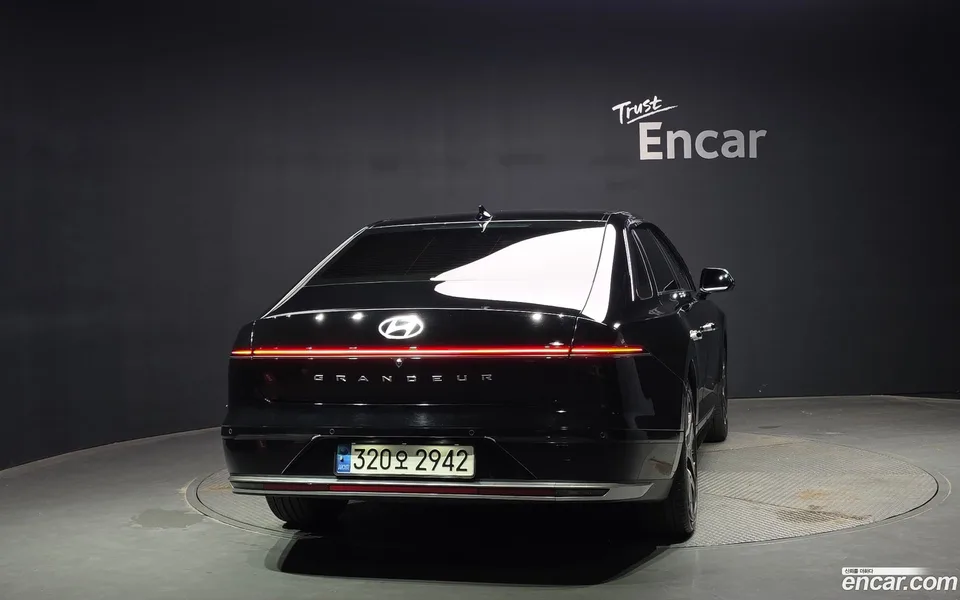 Hyundai Grandeur Hybrid 2023 — thumbnail 4