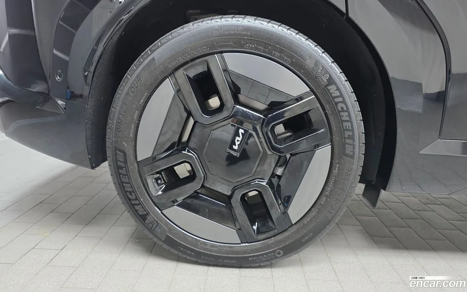 Kia EV9 4WD 2025 — thumbnail 2