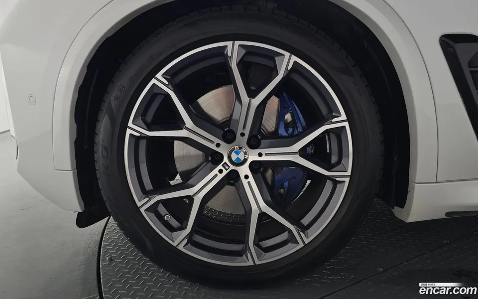 BMW X5 xDrive 40i M 2025 — thumbnail 2