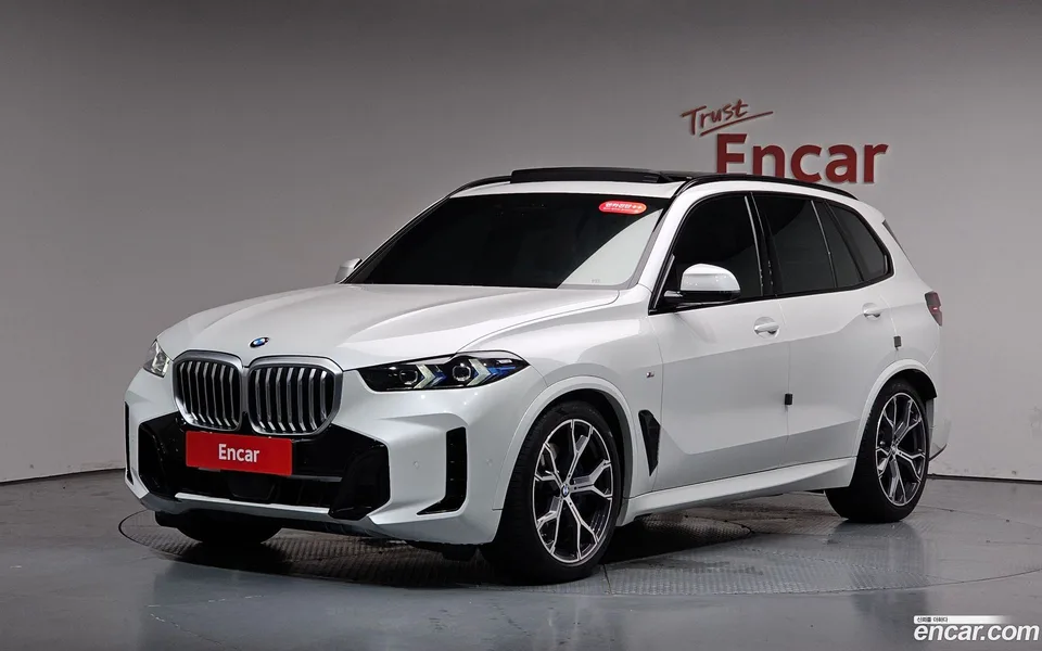 BMW X5 xDrive 40i M 2025 — photo 1, buy with delivery to Moscow