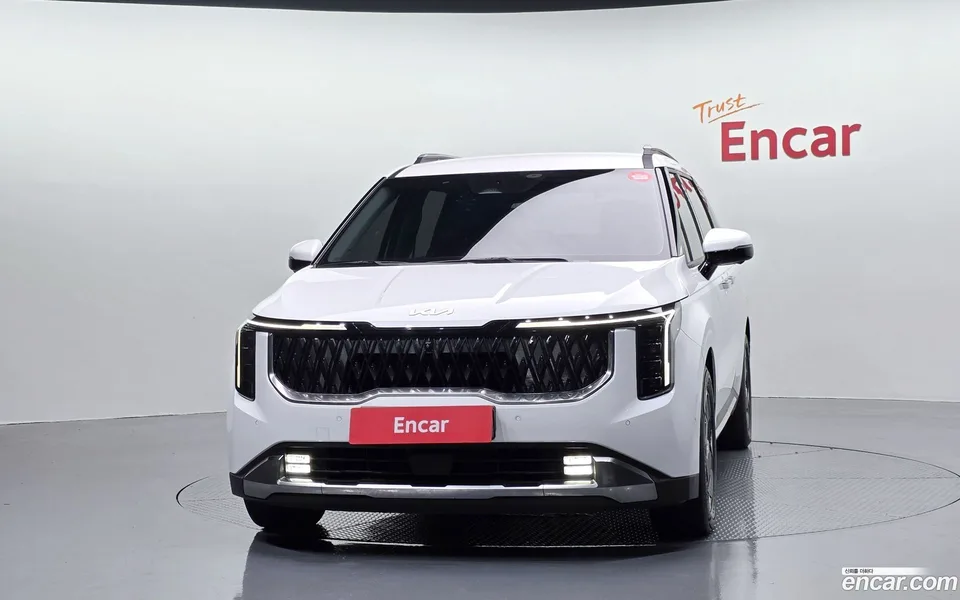 Kia Carnival 7 2024 — thumbnail 3