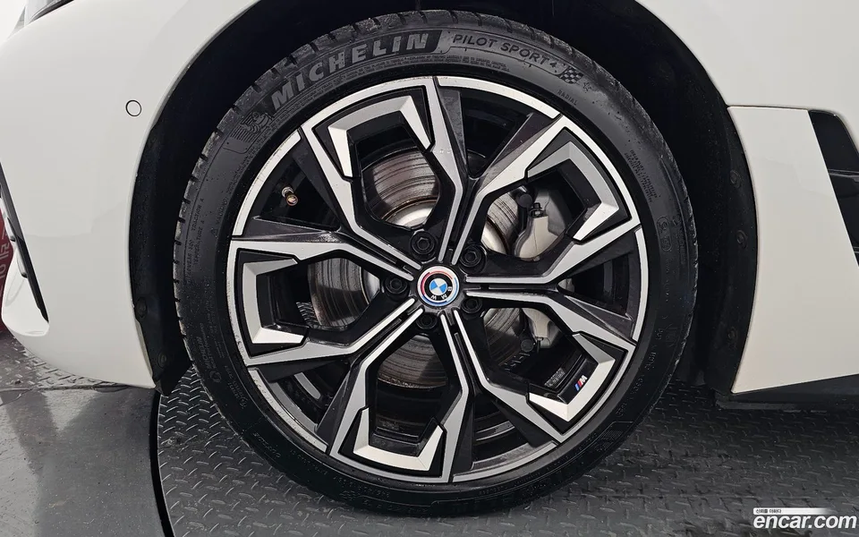 BMW i4 eDrive40 M 2022 — thumbnail 2