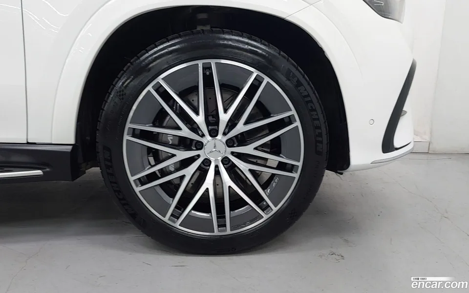 Mercedes-Benz GLE-Class AMG GLE53 4MATIC+ 2025 — thumbnail 5