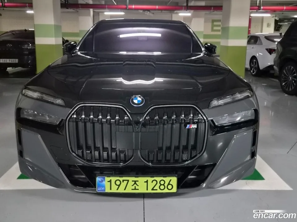 BMW i7 M70 xDrive M 2025 — thumbnail 3